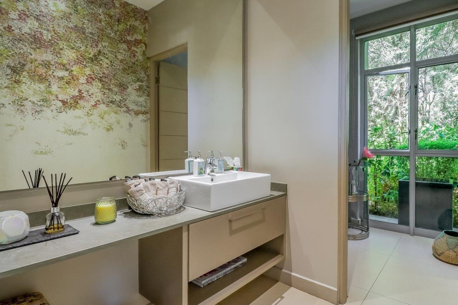 6 Bedroom Property for Sale in The Islands Estates North West